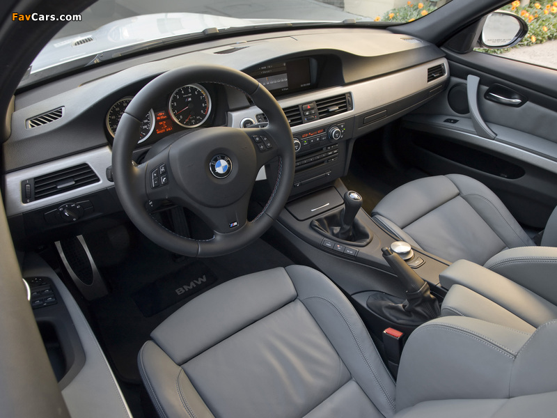 BMW M3 Sedan US-spec (E90) 2008–10 images (800 x 600)