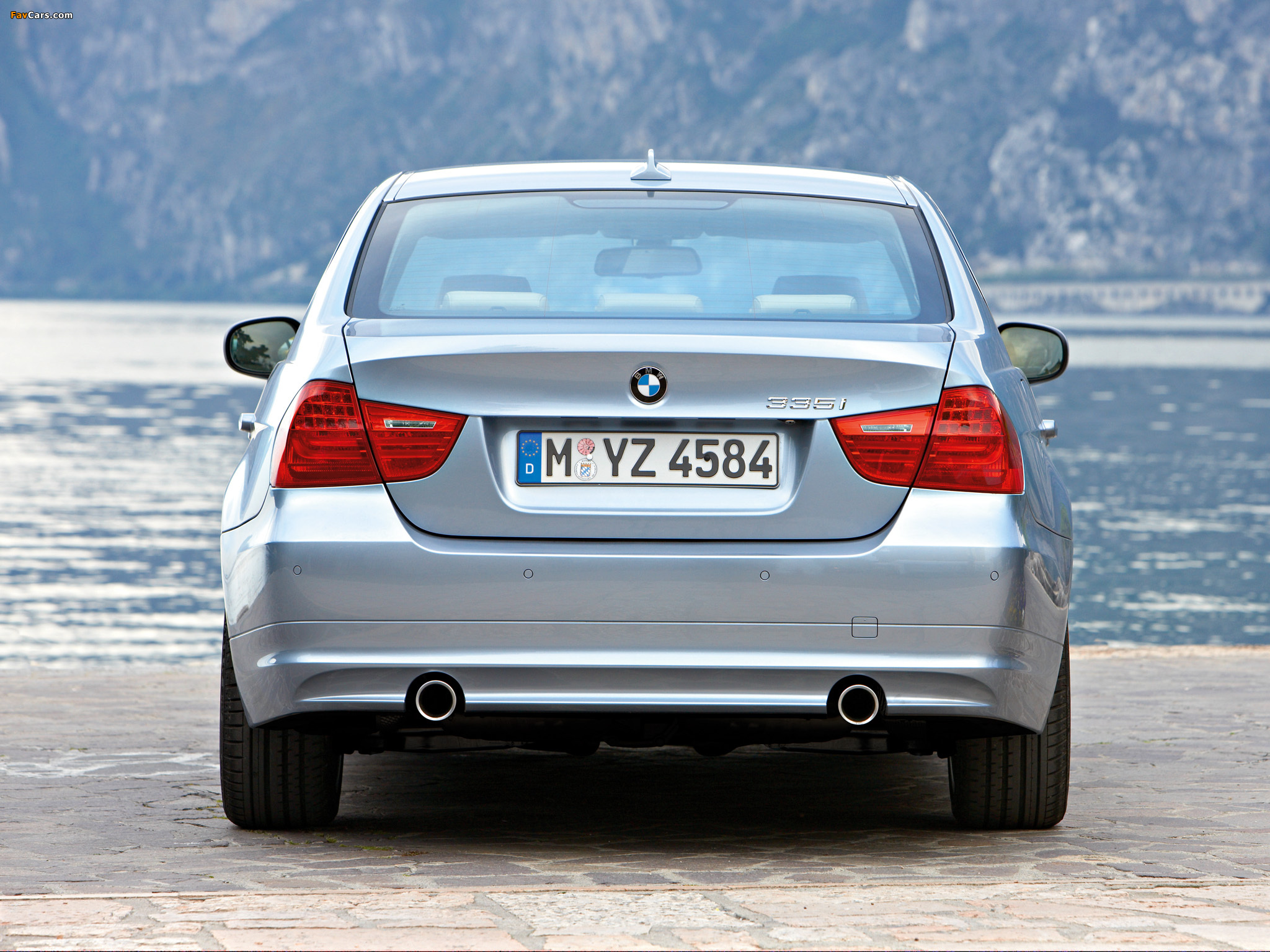 BMW 335i Sedan (E90) 2008–11 photos (2048 x 1536)