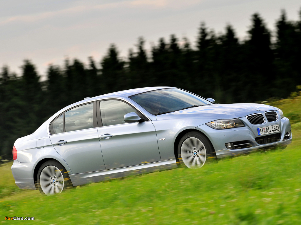 BMW 335i Sedan (E90) 2008–11 photos (1024 x 768)