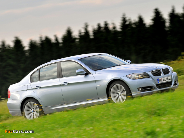 BMW 335i Sedan (E90) 2008–11 photos (640 x 480)