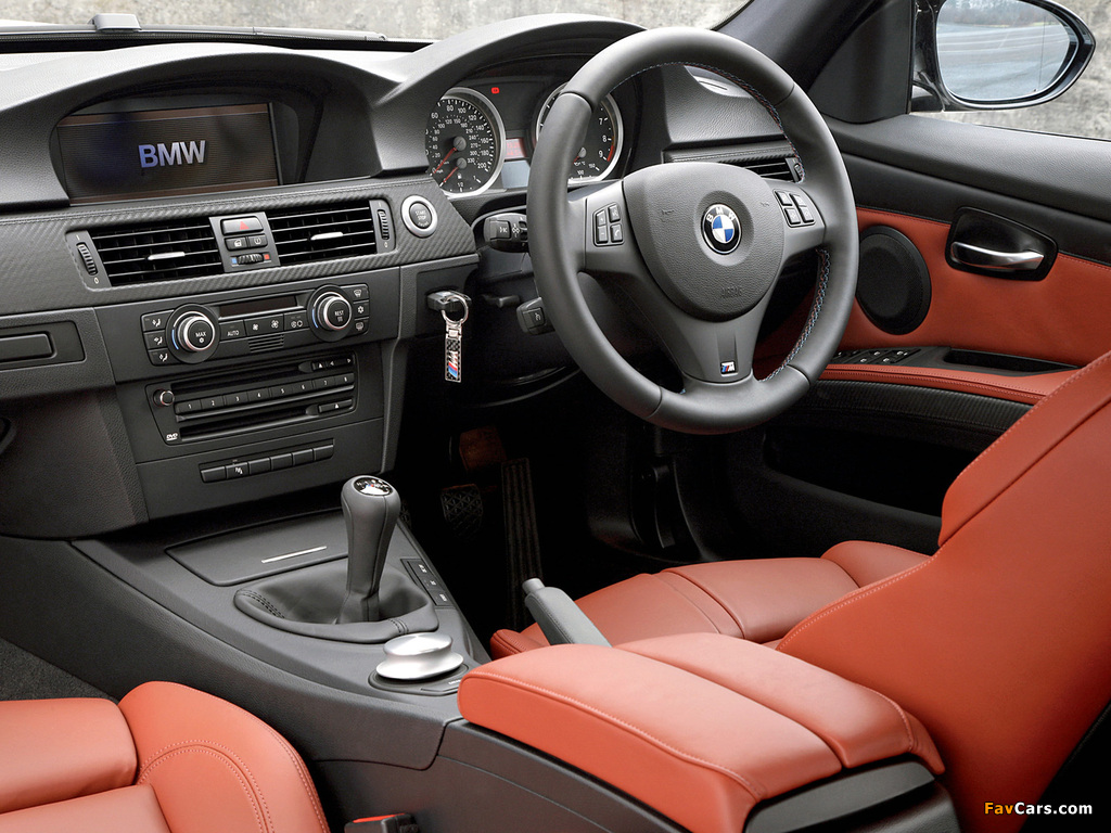 BMW M3 Sedan UK-spec (E90) 2008–10 photos (1024 x 768)