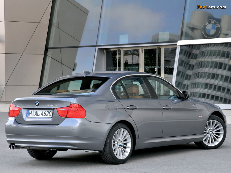 BMW 330d Sedan (E90) 2008–11 photos (800 x 600)