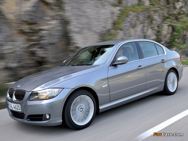 BMW 330d Sedan (E90) 2008–11 photos (640 x 480)