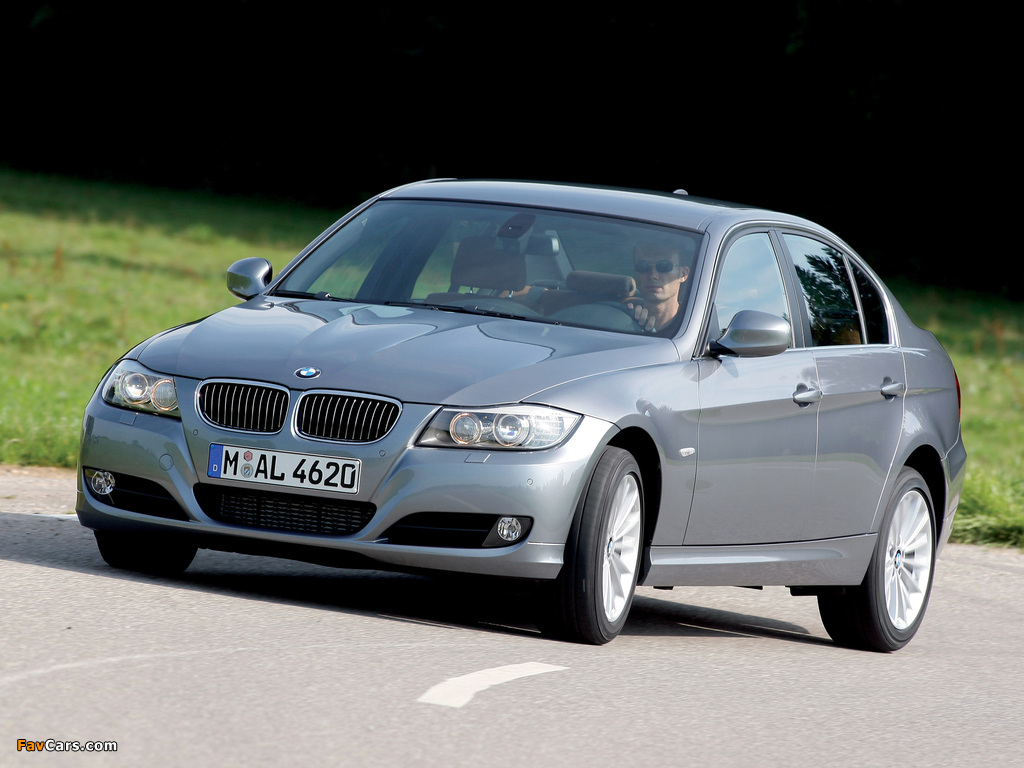 BMW 330d Sedan (E90) 2008–11 photos (1024 x 768)