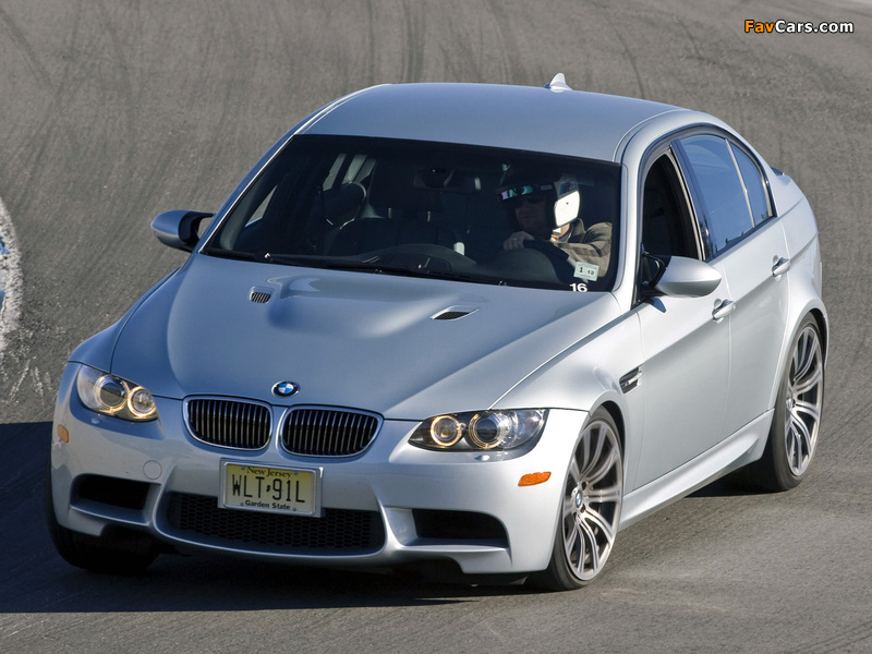 BMW M3 Sedan US-spec (E90) 2008–10 pictures (800 x 600)