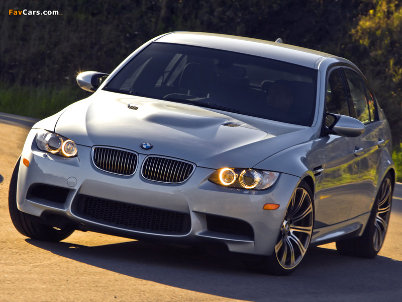 BMW M3 Sedan US-spec (E90) 2008–10 pictures (800 x 600)