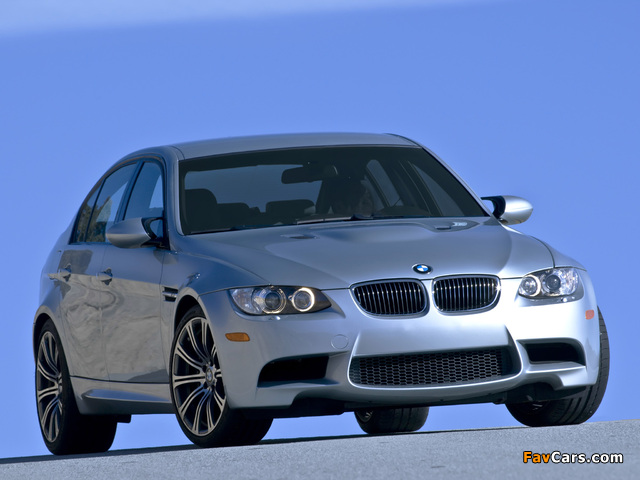 BMW M3 Sedan US-spec (E90) 2008–10 pictures (640 x 480)