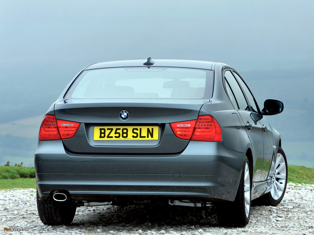 BMW 320d Sedan UK-spec (E90) 2008–11 pictures (1280 x 960)