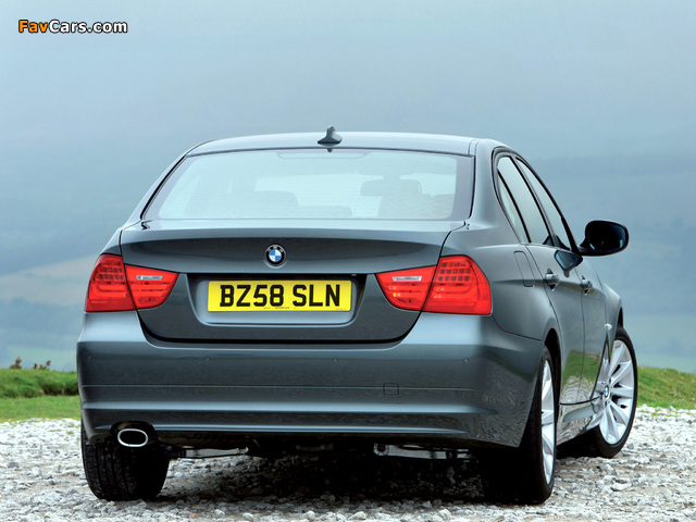 BMW 320d Sedan UK-spec (E90) 2008–11 pictures (640 x 480)