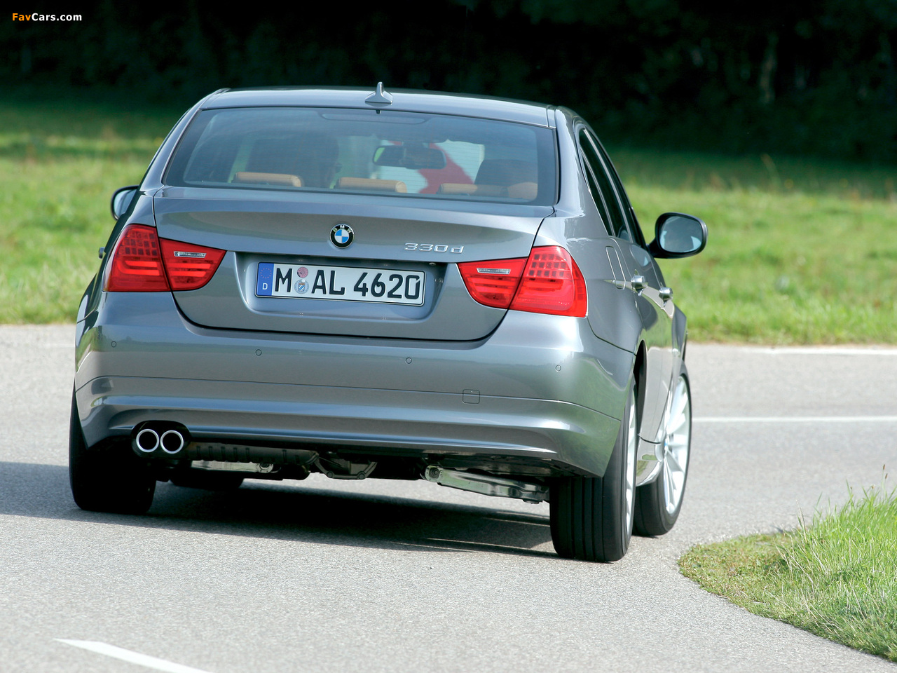 BMW 330d Sedan (E90) 2008–11 pictures (1280 x 960)