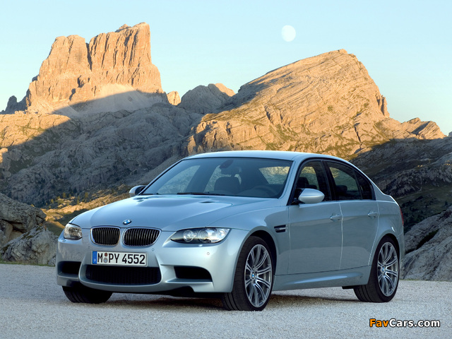BMW M3 Sedan (E90) 2008–10 pictures (640 x 480)