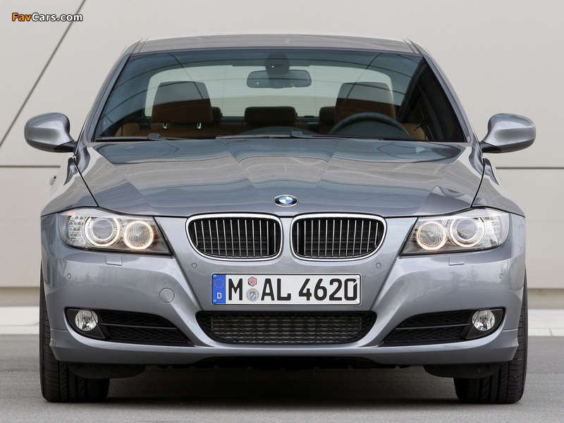 BMW 330d Sedan (E90) 2008–11 pictures (800 x 600)