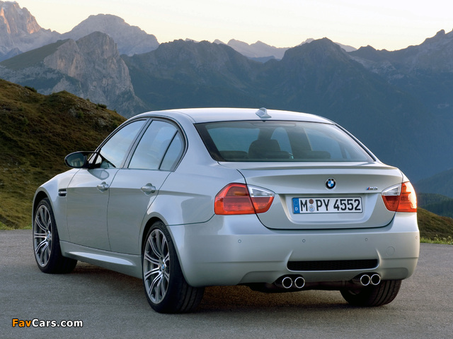 BMW M3 Sedan (E90) 2008–10 pictures (640 x 480)