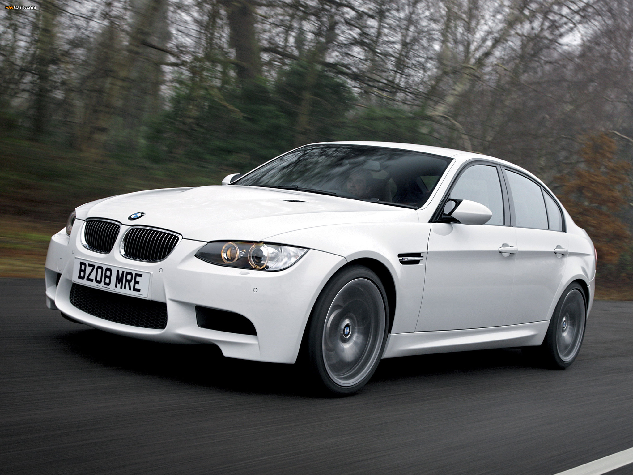 BMW M3 Sedan UK-spec (E90) 2008–10 wallpapers (2048 x 1536)