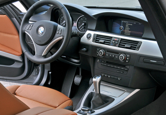 BMW 330d Sedan (E90) 2008–11 wallpapers