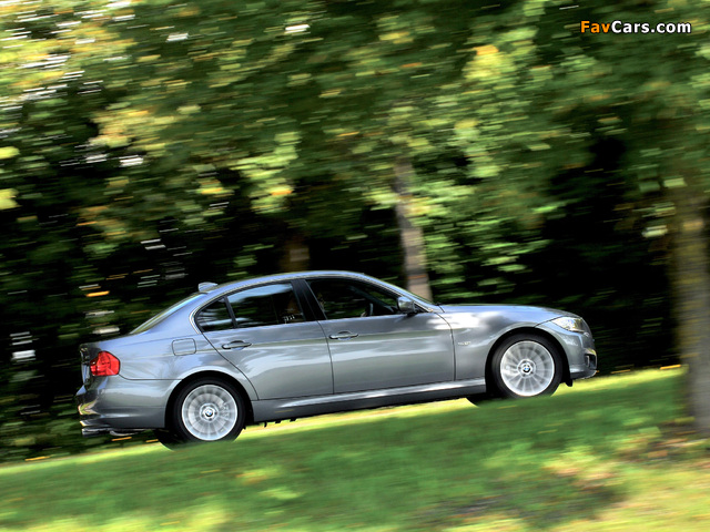 BMW 330d Sedan (E90) 2008–11 wallpapers (640 x 480)