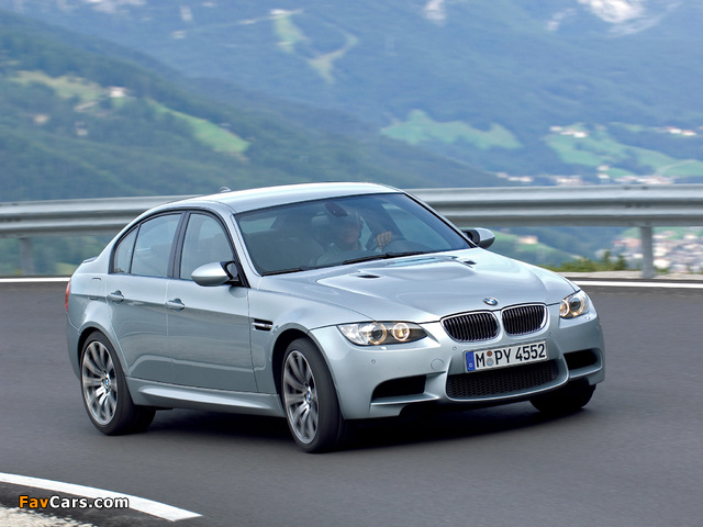 BMW M3 Sedan (E90) 2008–10 wallpapers (640 x 480)