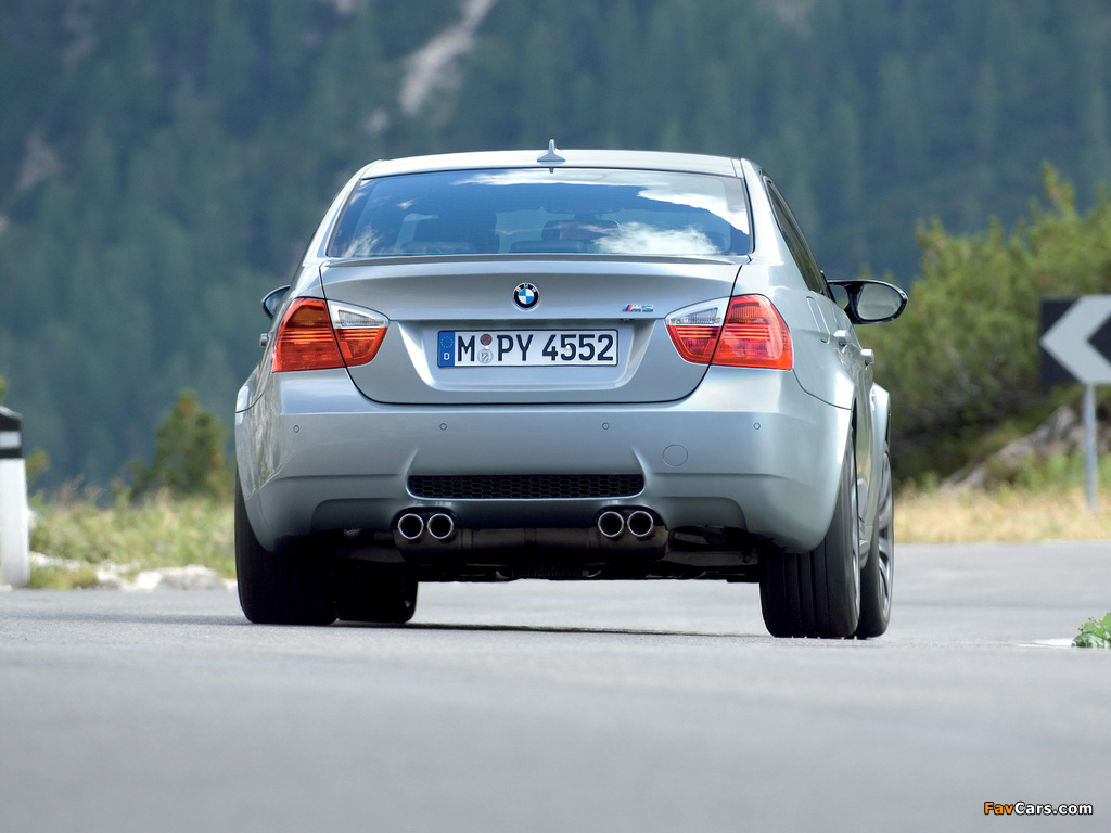 BMW M3 Sedan (E90) 2008–10 wallpapers (1024 x 768)