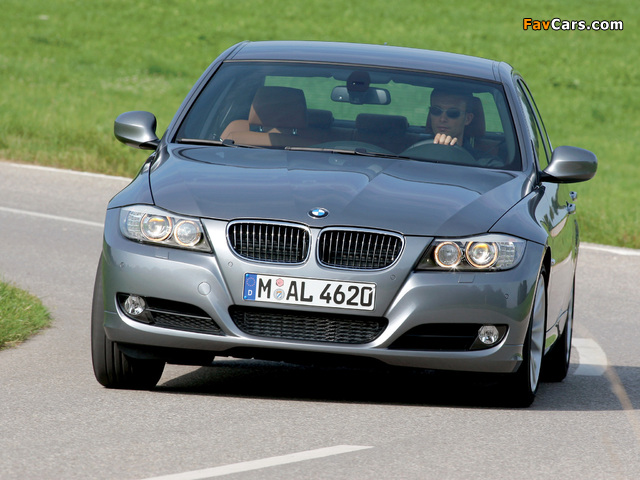 BMW 330d Sedan (E90) 2008–11 wallpapers (640 x 480)