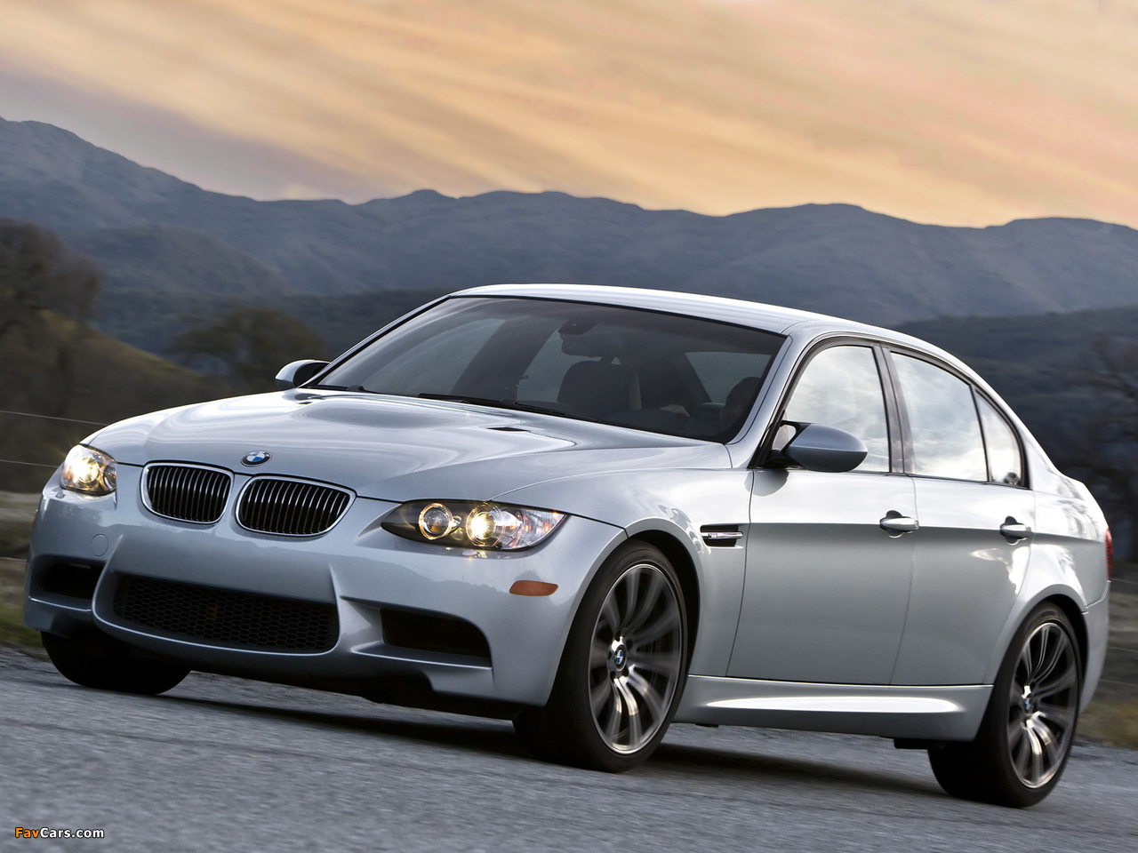 BMW M3 Sedan US-spec (E90) 2008–10 wallpapers (1280 x 960)