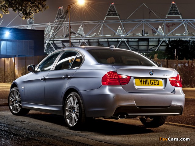 BMW 318i Sedan Performance Edition (E90) 2011 pictures (640 x 480)