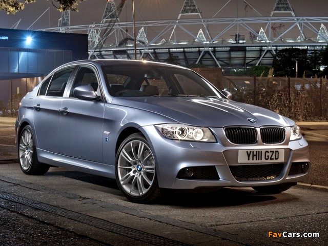 BMW 318i Sedan Performance Edition (E90) 2011 pictures (640 x 480)