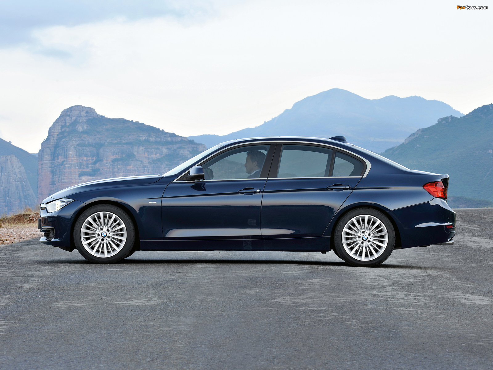 BMW 328i Sedan Luxury Line (F30) 2012 photos (1600 x 1200)