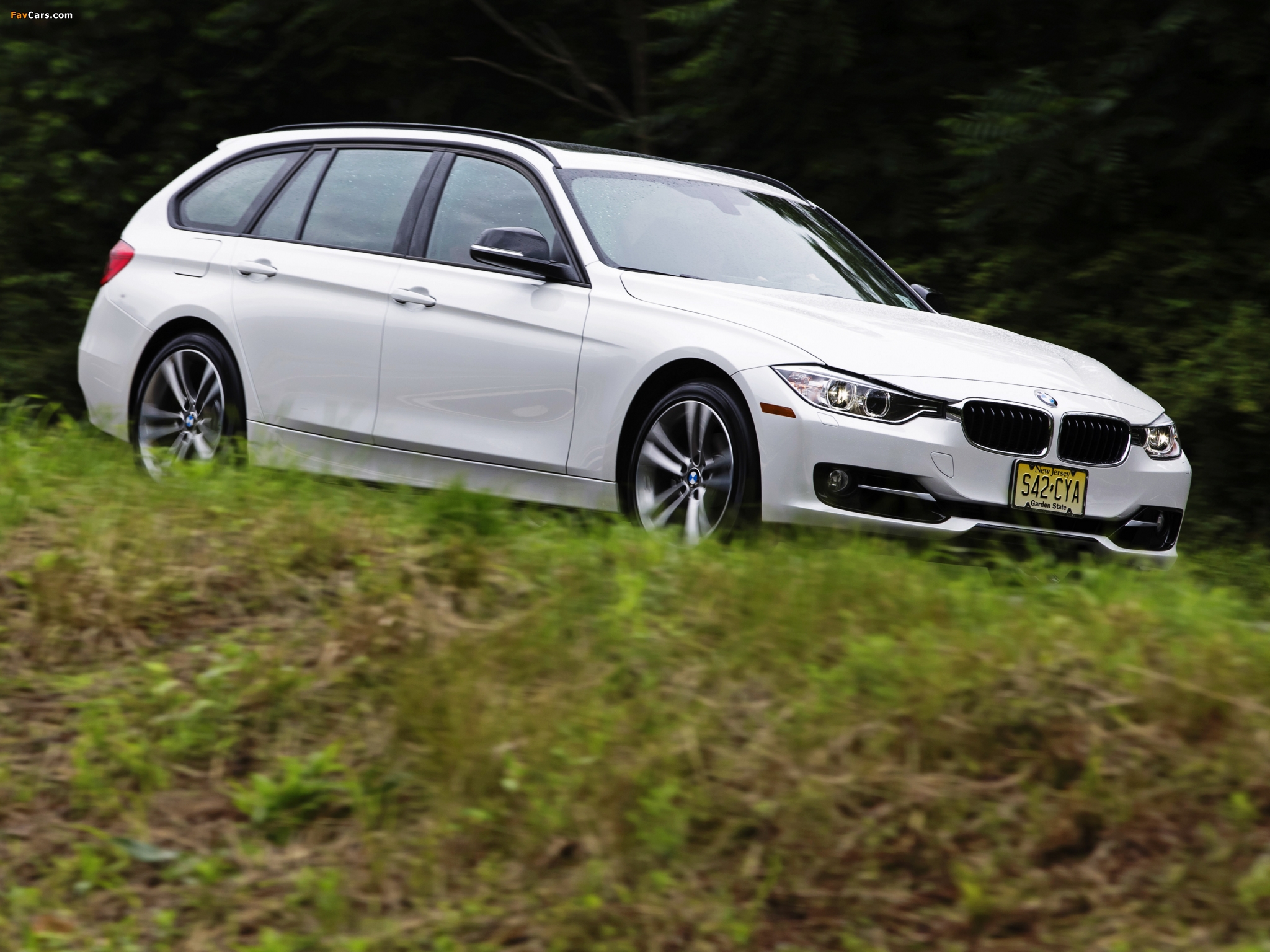 BMW 328i xDrive Sports Wagon (F31) 2013 pictures (2048 x 1536)