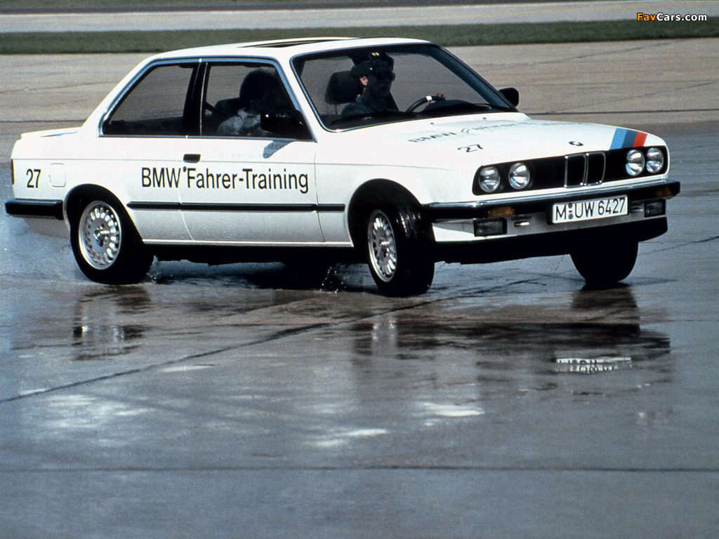 BMW 325i Coupe (E30) 1983–91 images (1024 x 768)