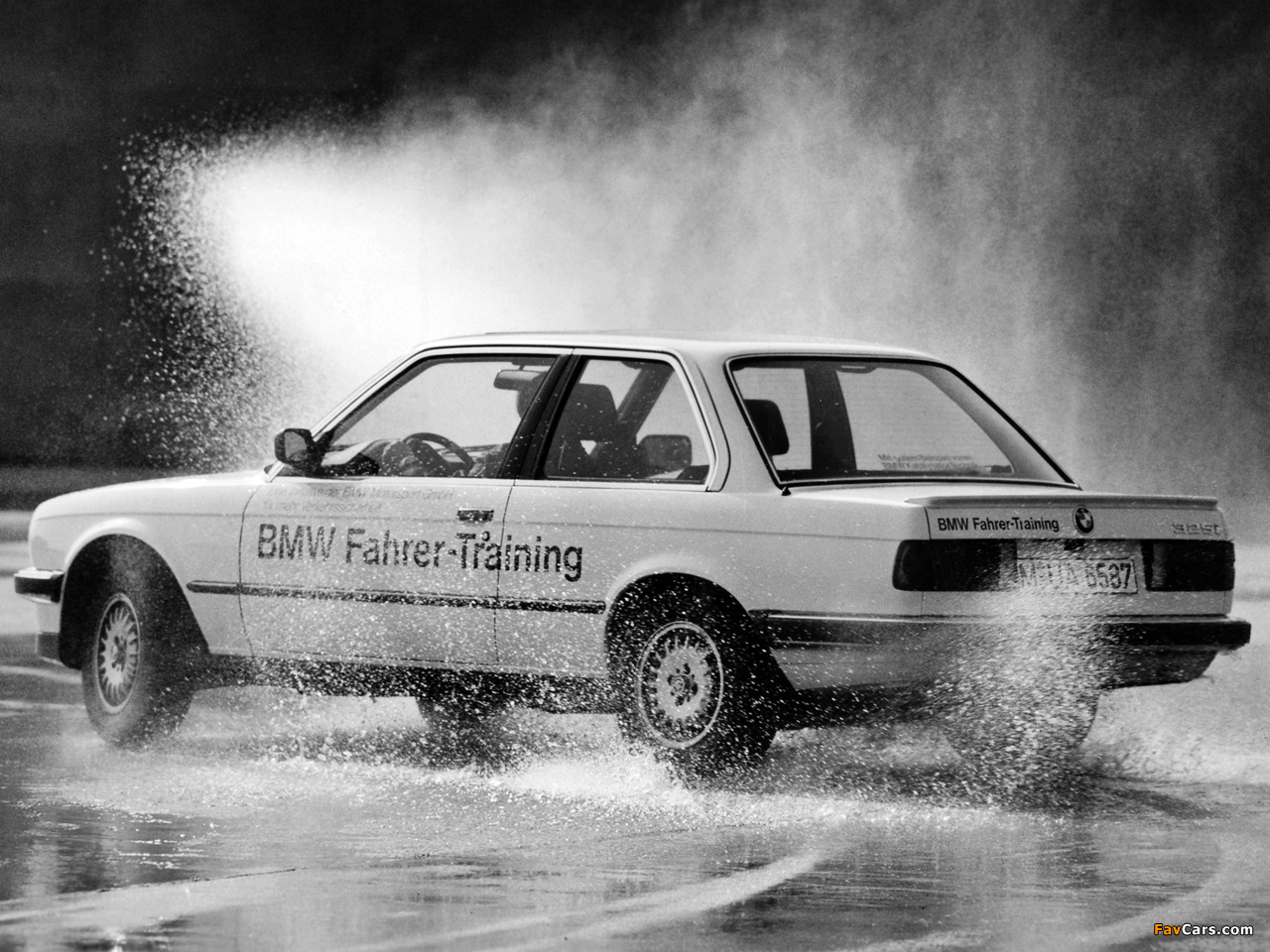 BMW 325i Coupe (E30) 1983–91 photos (1280 x 960)