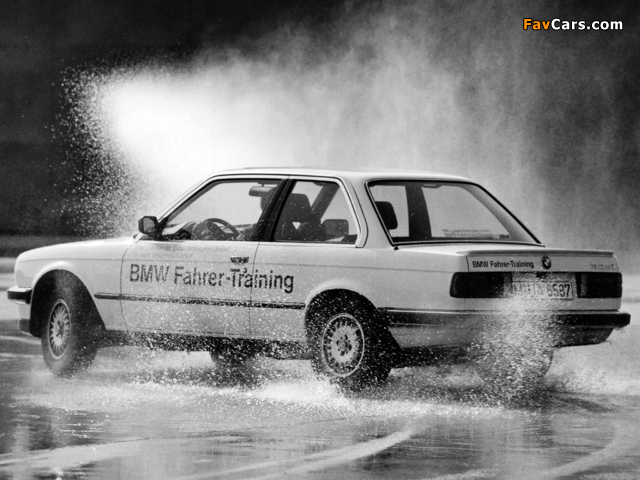 BMW 325i Coupe (E30) 1983–91 photos (640 x 480)