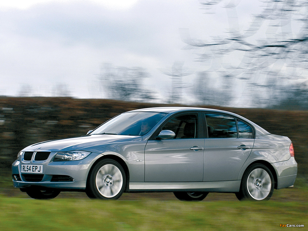 BMW 320d Sedan UK-spec (E90) 2005–08 photos (1280 x 960)