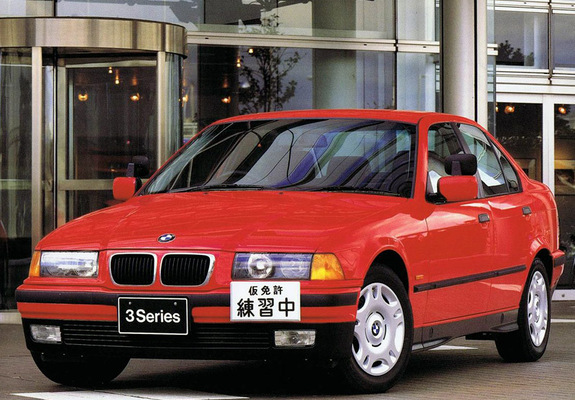 Images of BMW 318i Sedan JP-spec (E36) 1990–98