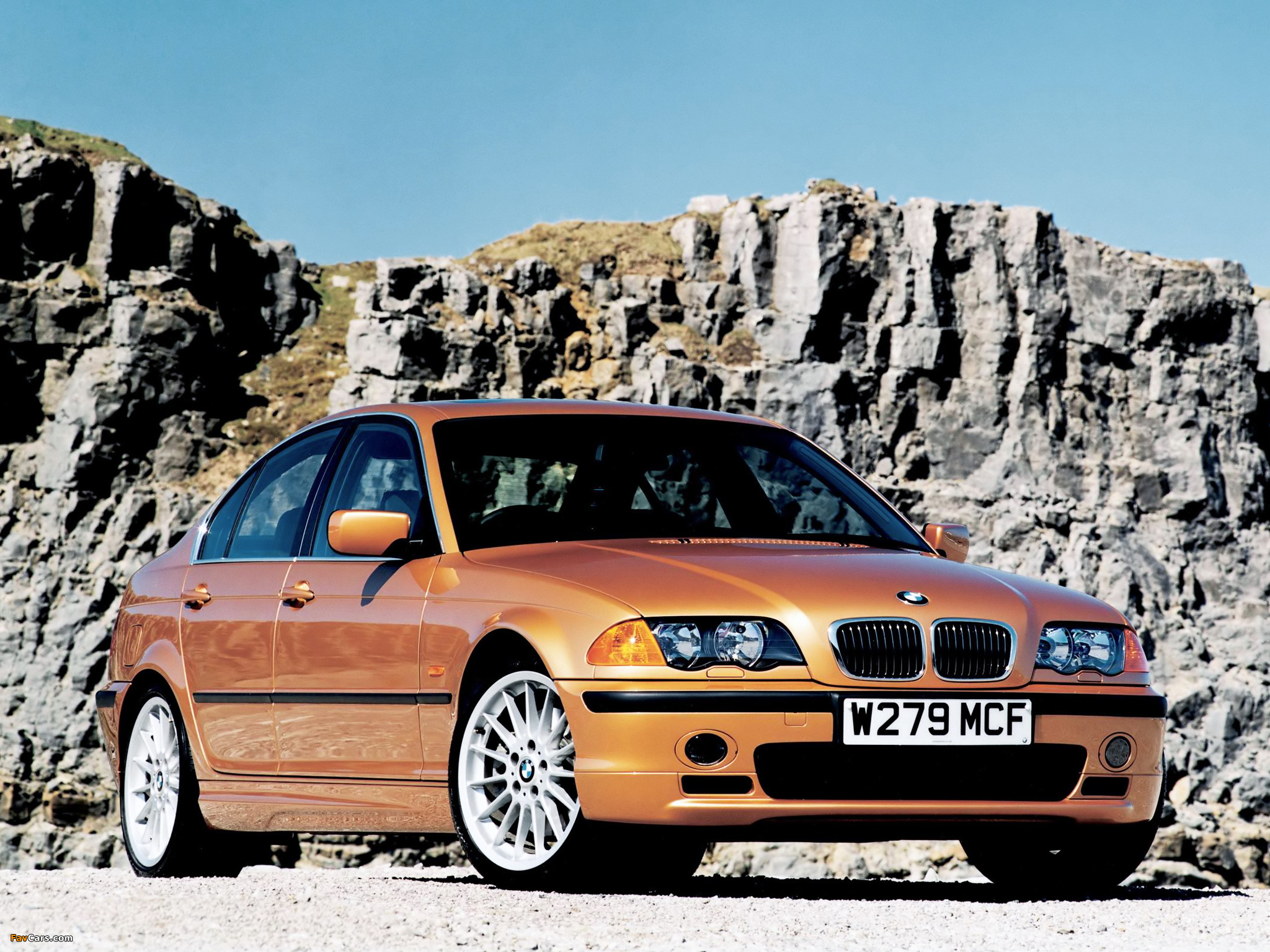 Images of BMW 330d SE Sedan UK-spec (E46) 1999–2001 (2048 x 1536)