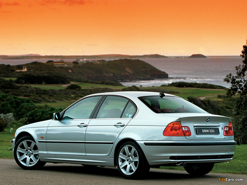 Images of BMW 330i Sedan AU-spec (E46) 2000–01 (1024 x 768)