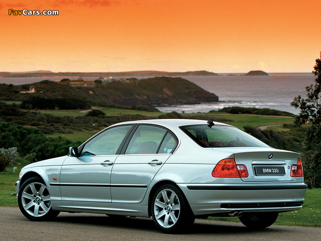 Images of BMW 330i Sedan AU-spec (E46) 2000–01 (640 x 480)
