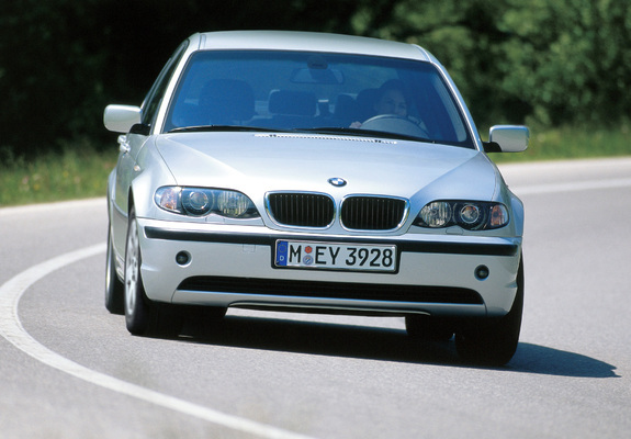 Images of BMW 318i Sedan (E46) 2001–05