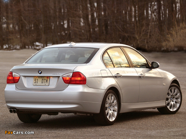 Images of BMW 330i Sedan US-spec (E90) 2005–08 (640 x 480)