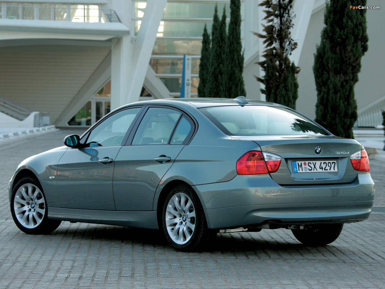 Images of BMW 320d Sedan (E90) 2005–08 (1280 x 960)