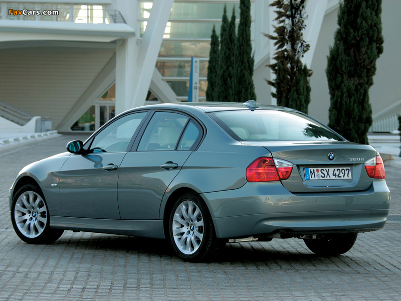 Images of BMW 320d Sedan (E90) 2005–08 (800 x 600)