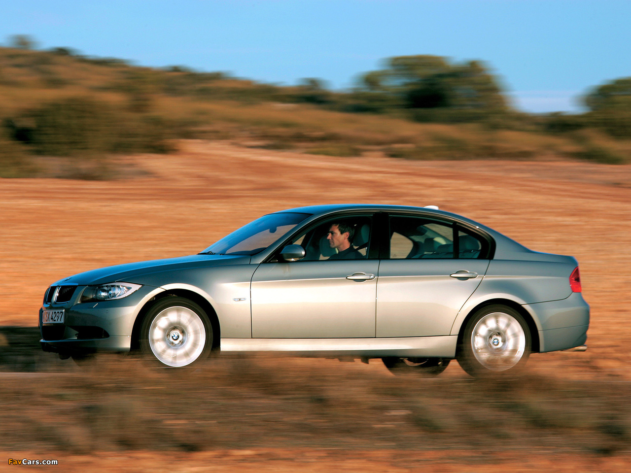 Images of BMW 320d Sedan (E90) 2005–08 (1280 x 960)