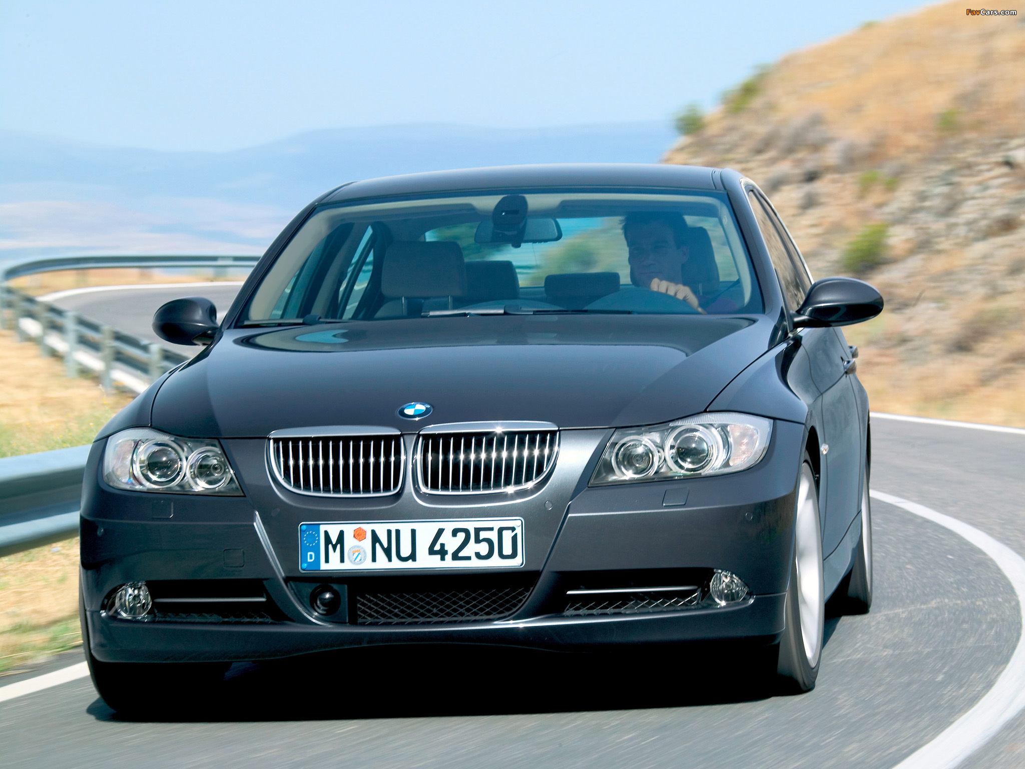 Images of BMW 330i Sedan (E90) 2005–08 (2048 x 1536)