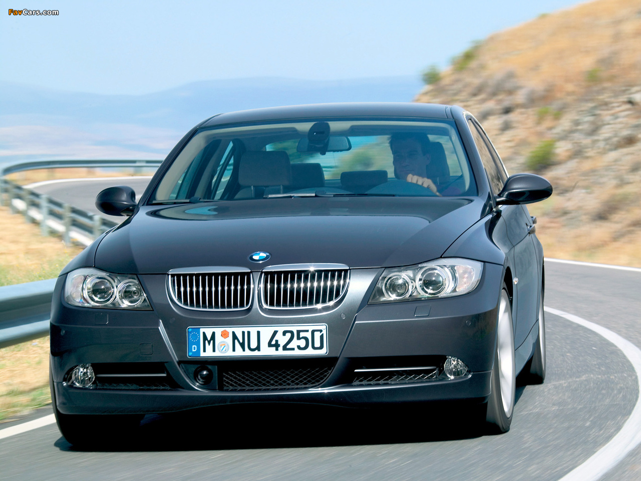 Images of BMW 330i Sedan (E90) 2005–08 (1280 x 960)