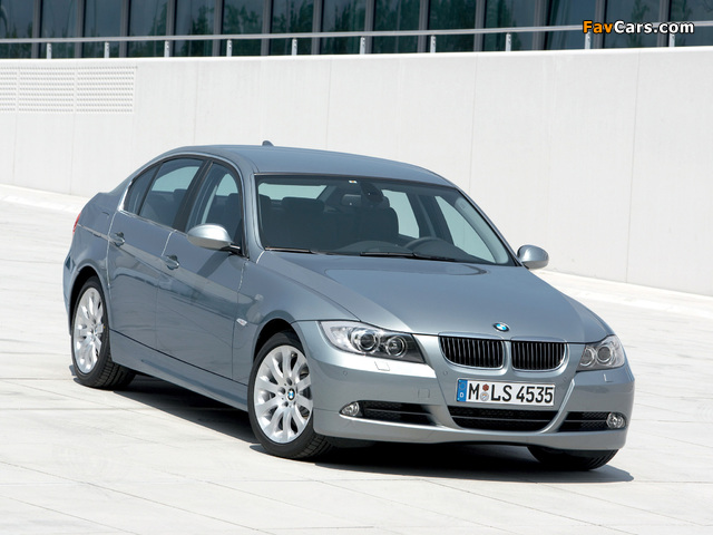 Images of BMW 330d Sedan (E90) 2005–08 (640 x 480)