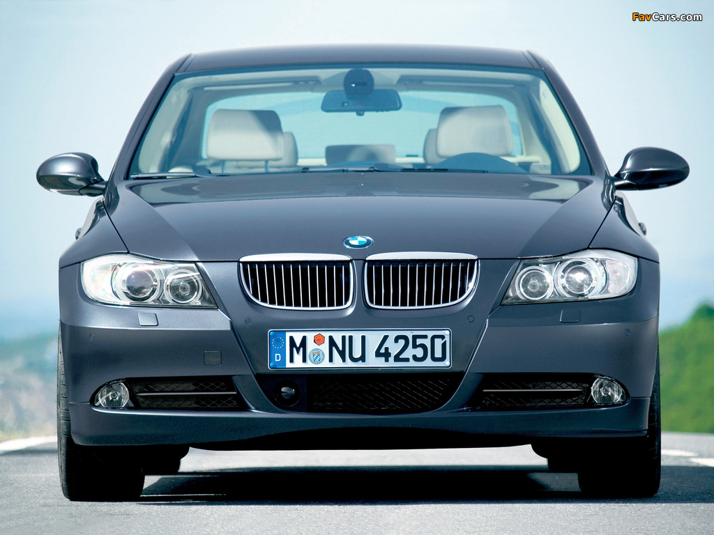 Images of BMW 330i Sedan (E90) 2005–08 (1024 x 768)