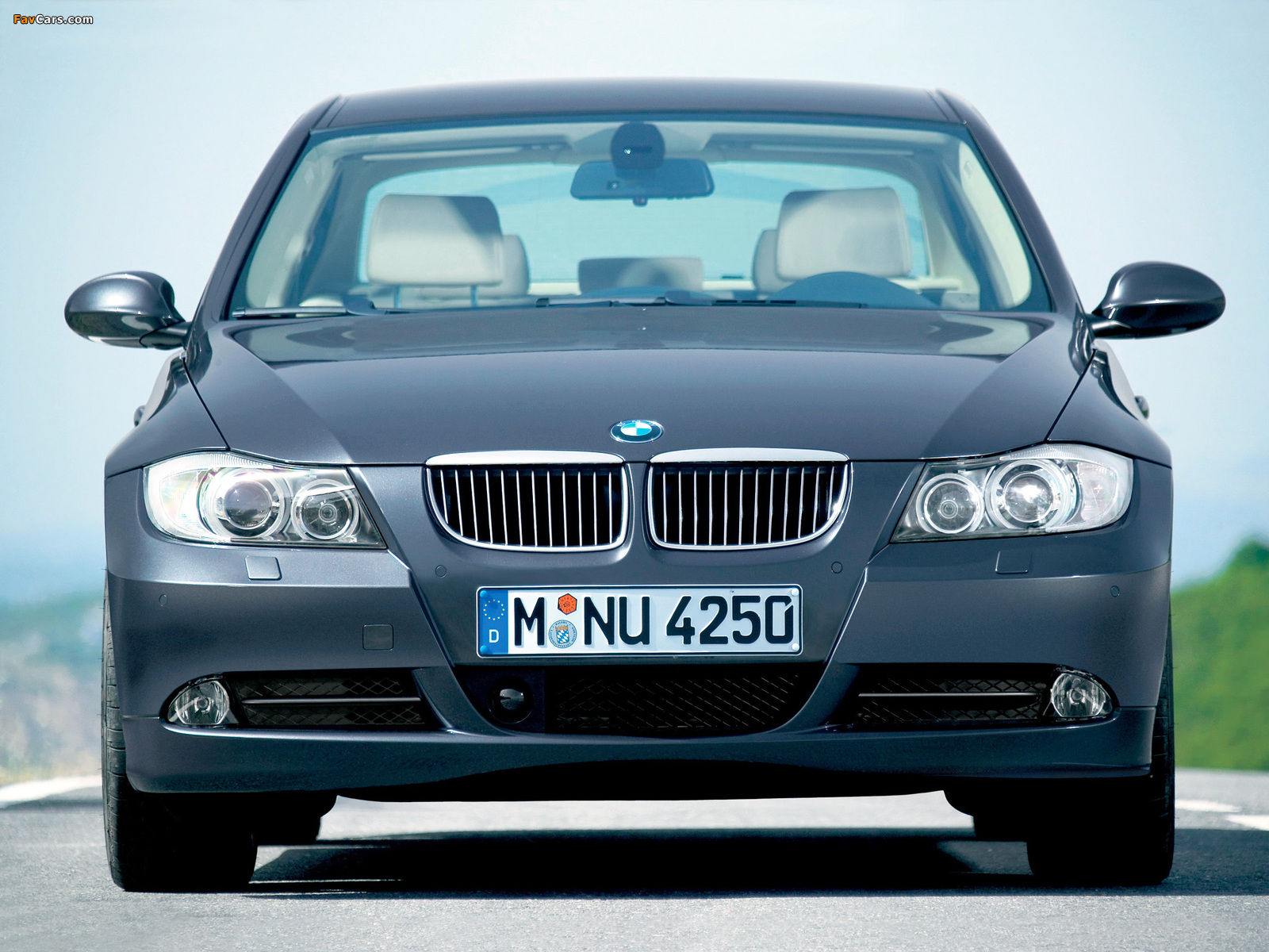 Images of BMW 330i Sedan (E90) 2005–08 (1600 x 1200)