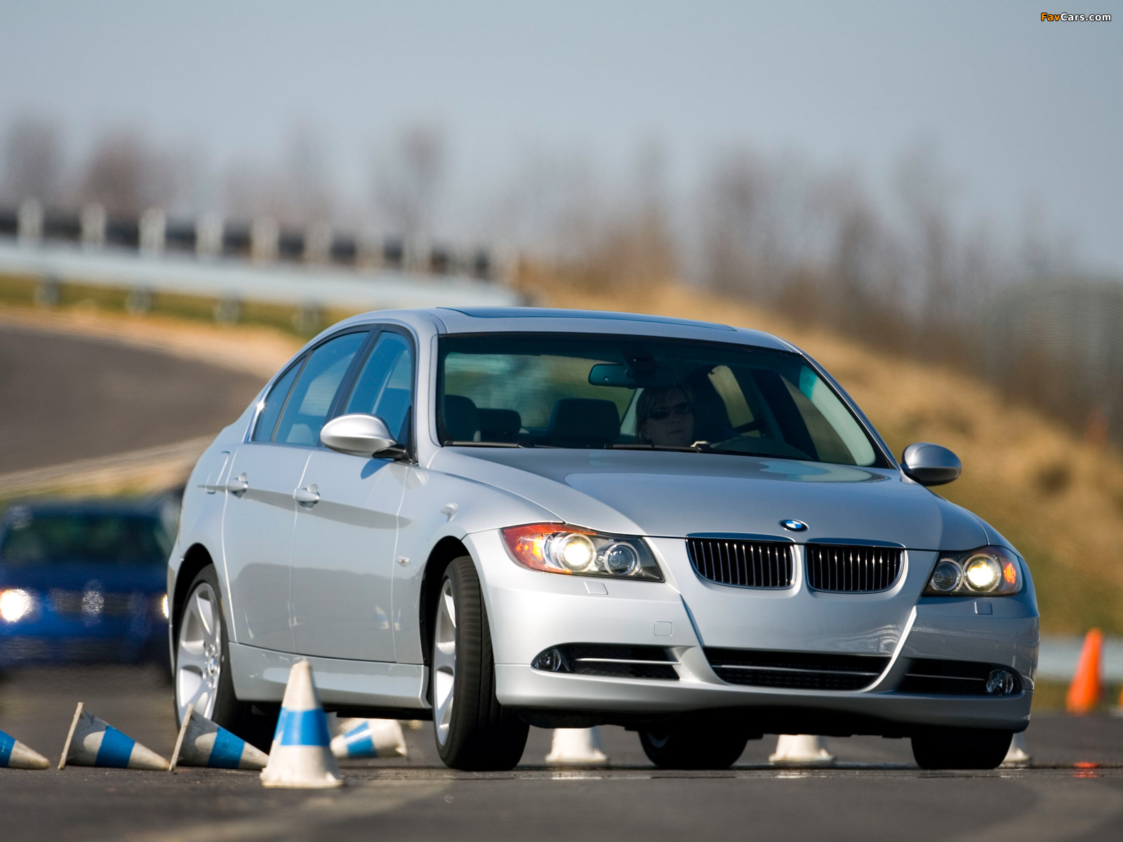 Images of BMW 330i Sedan US-spec (E90) 2005–08 (1600 x 1200)