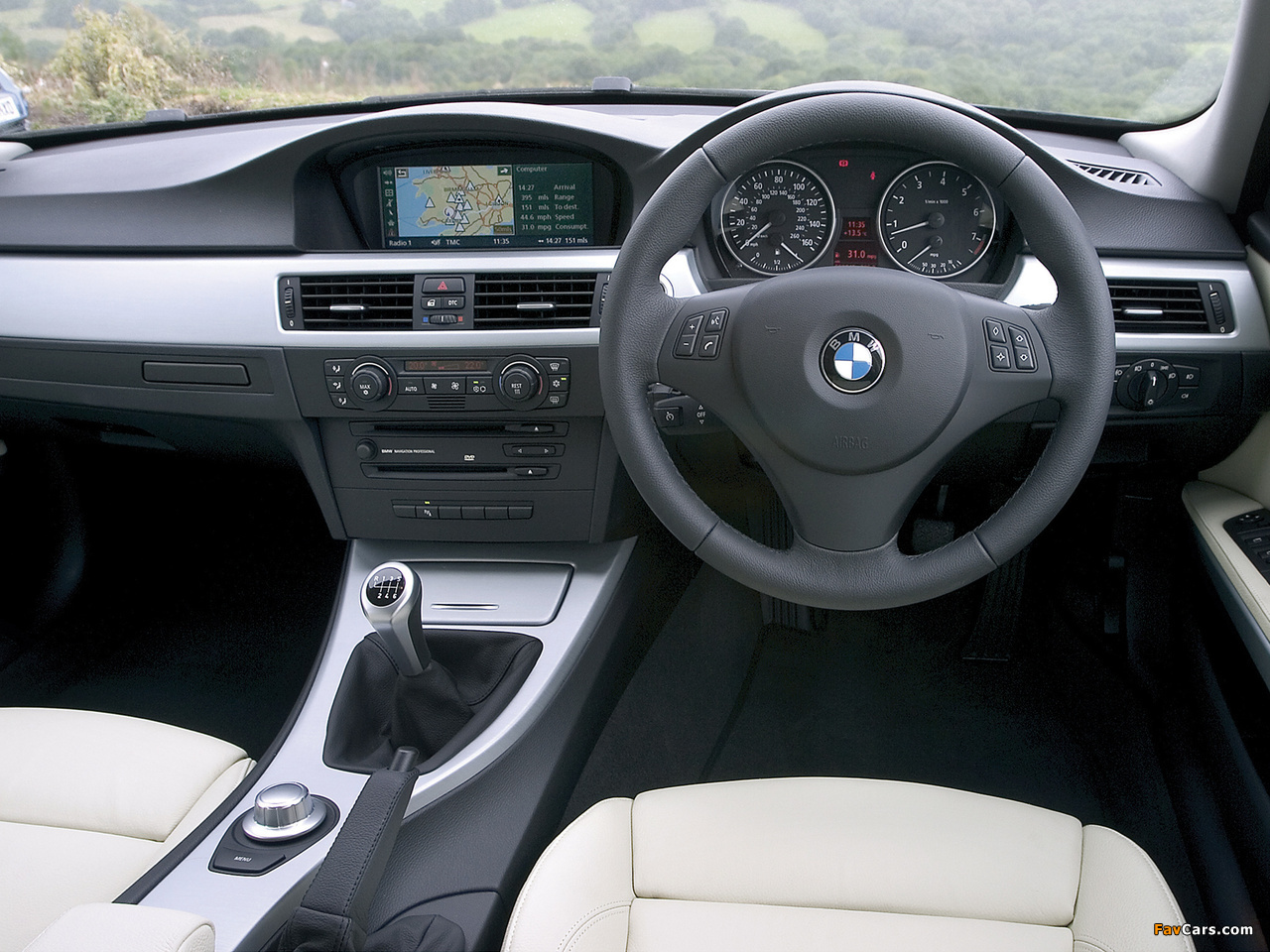 Images of BMW 325i Touring UK-spec (E91) 2006–08 (1280 x 960)