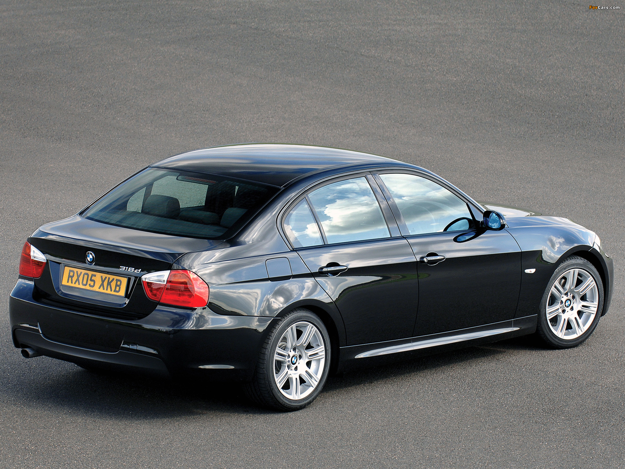 Images of BMW 318d M Sports Package UK-spec (E90) 2006 (2048 x 1536)