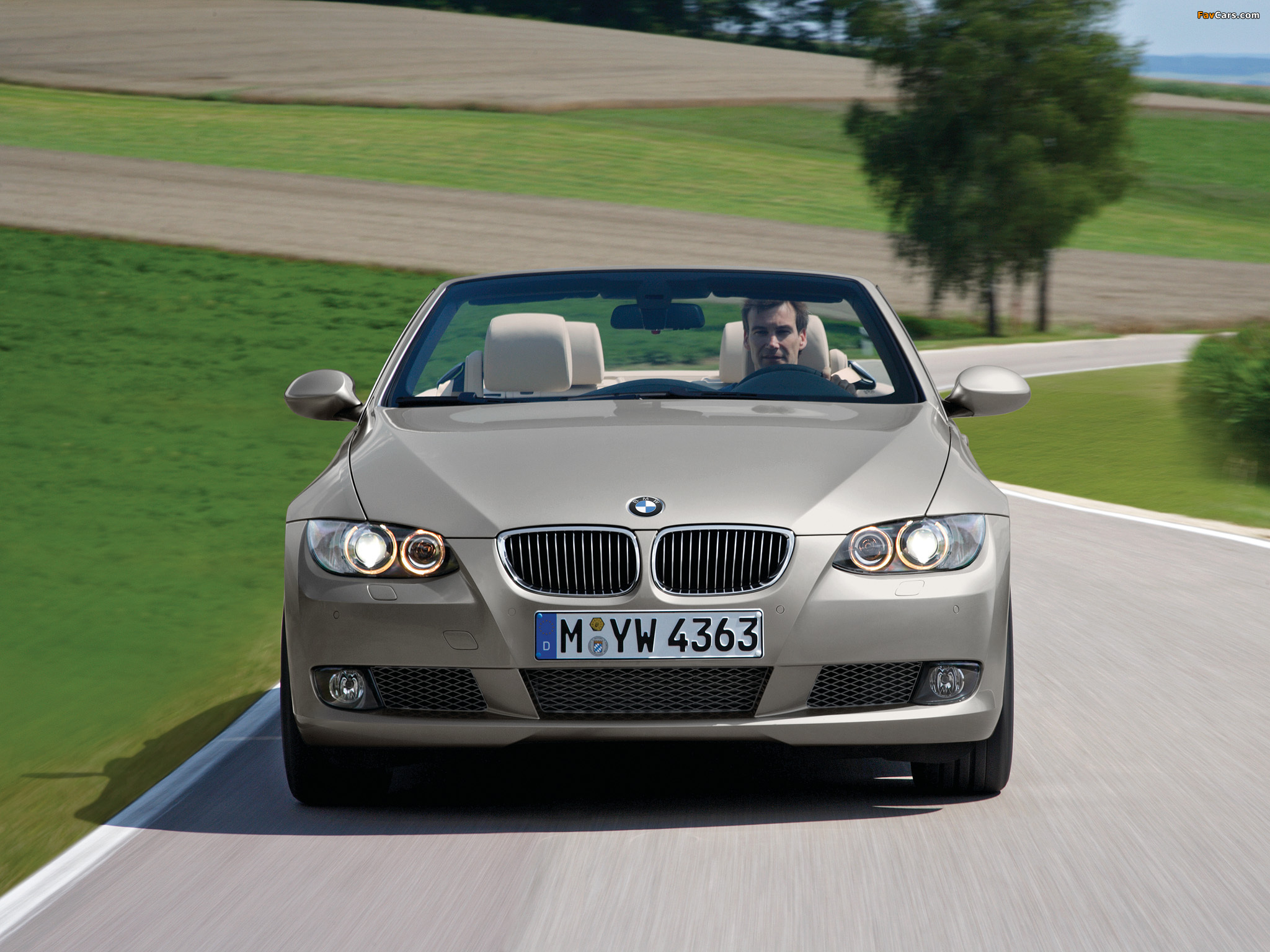 Images of BMW 335i Cabrio (E93) 2007–10 (2048 x 1536)